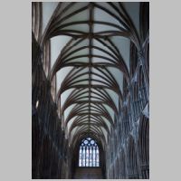 Lichfield Cathedral, photo  Hugh Llewelyn, Wikipedia.jpg